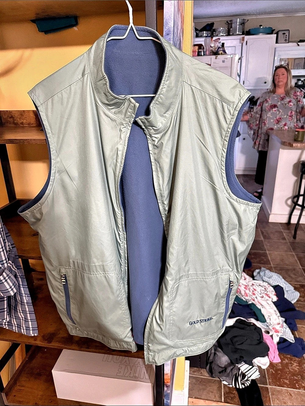 Peter Millar Gold Strike Reversible Vest in Green & Blue